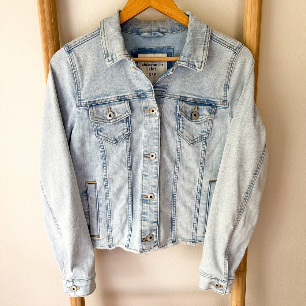 Abercrombie Kids Light Wash Denim Jacket Cropped Raw Hem Size Girls 15/16